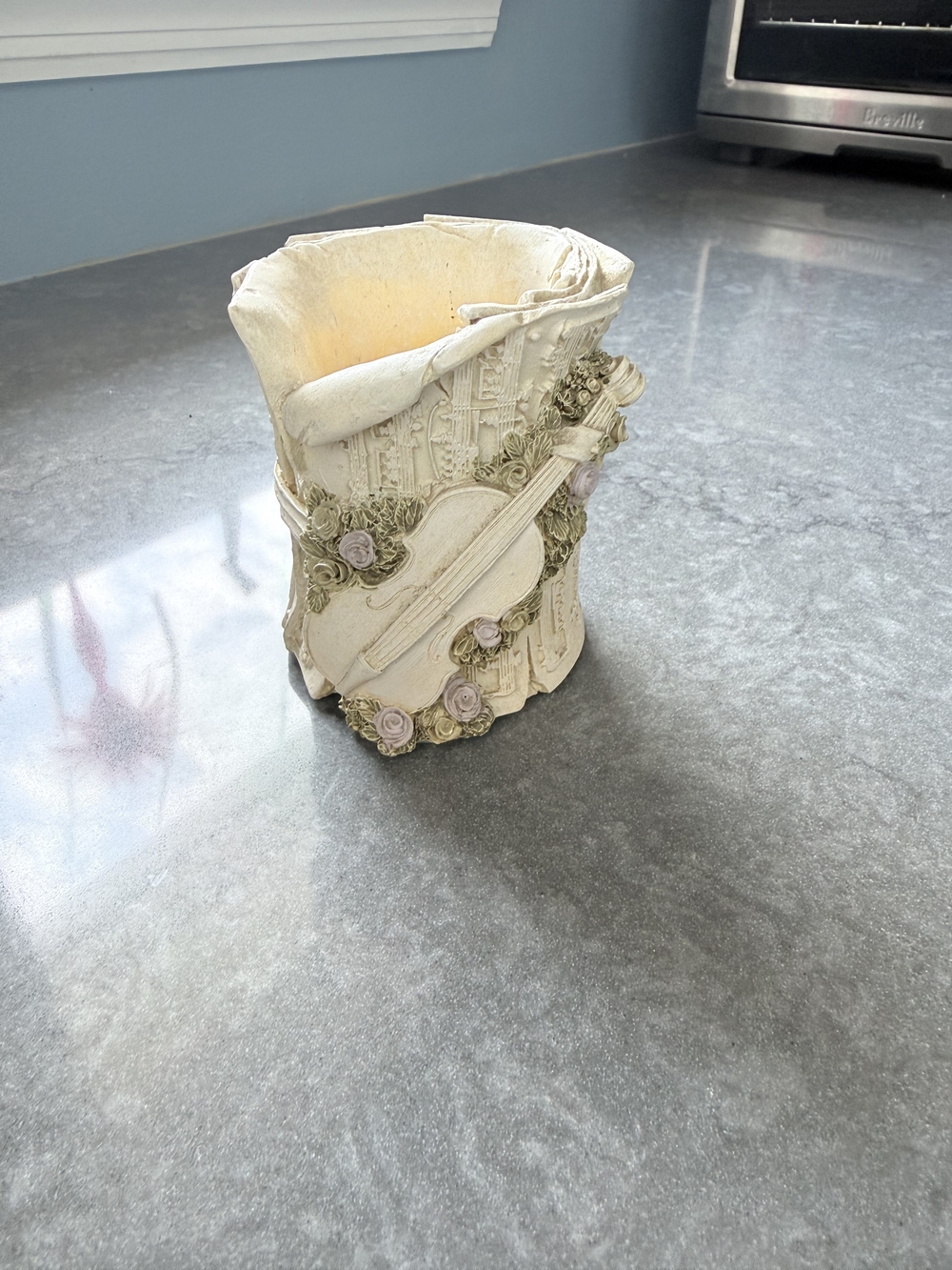 Vintage Figi Resin Pen Holder